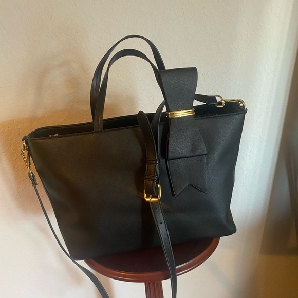 Like New! Betsey Johnson satchel - Picture 2 of 16